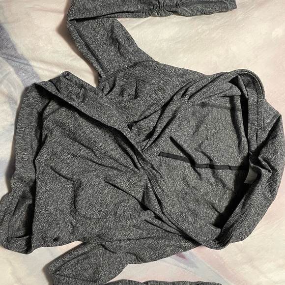 Lululemon/iviva wrap athletic top/sweatshirt - Picture 2 of 2